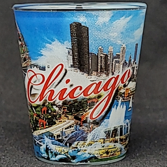 "CHICAGO" SOUVENIR SHOT GLASS-MADE IN TAIWAN - Picture 1 of 7